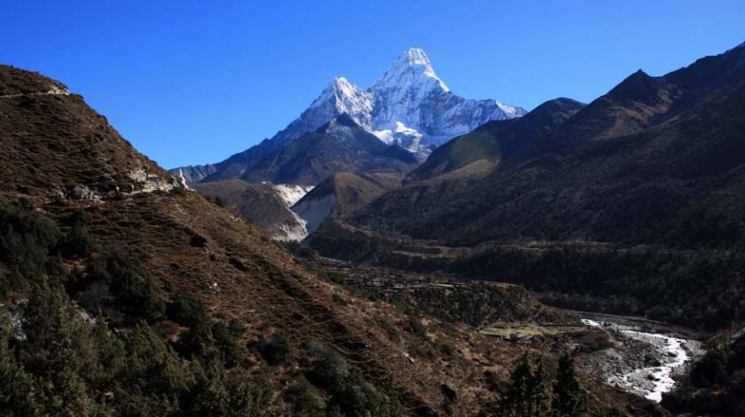 View of Mount Ama Dablam on trails to EBC