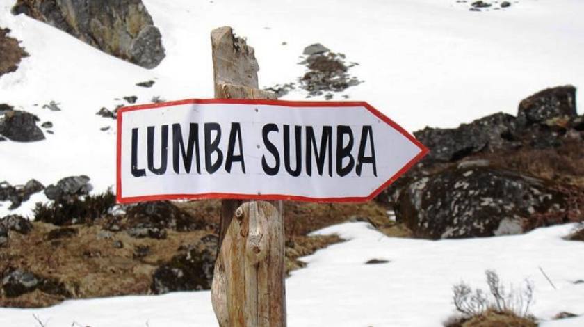 Adventurous Lumbasumba Pass at 5177m / 16984 ft 